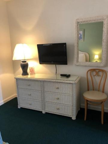 Gold Crest Motel photo 23