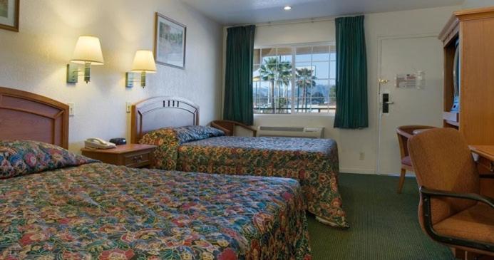 Orange Show Inn photo 13