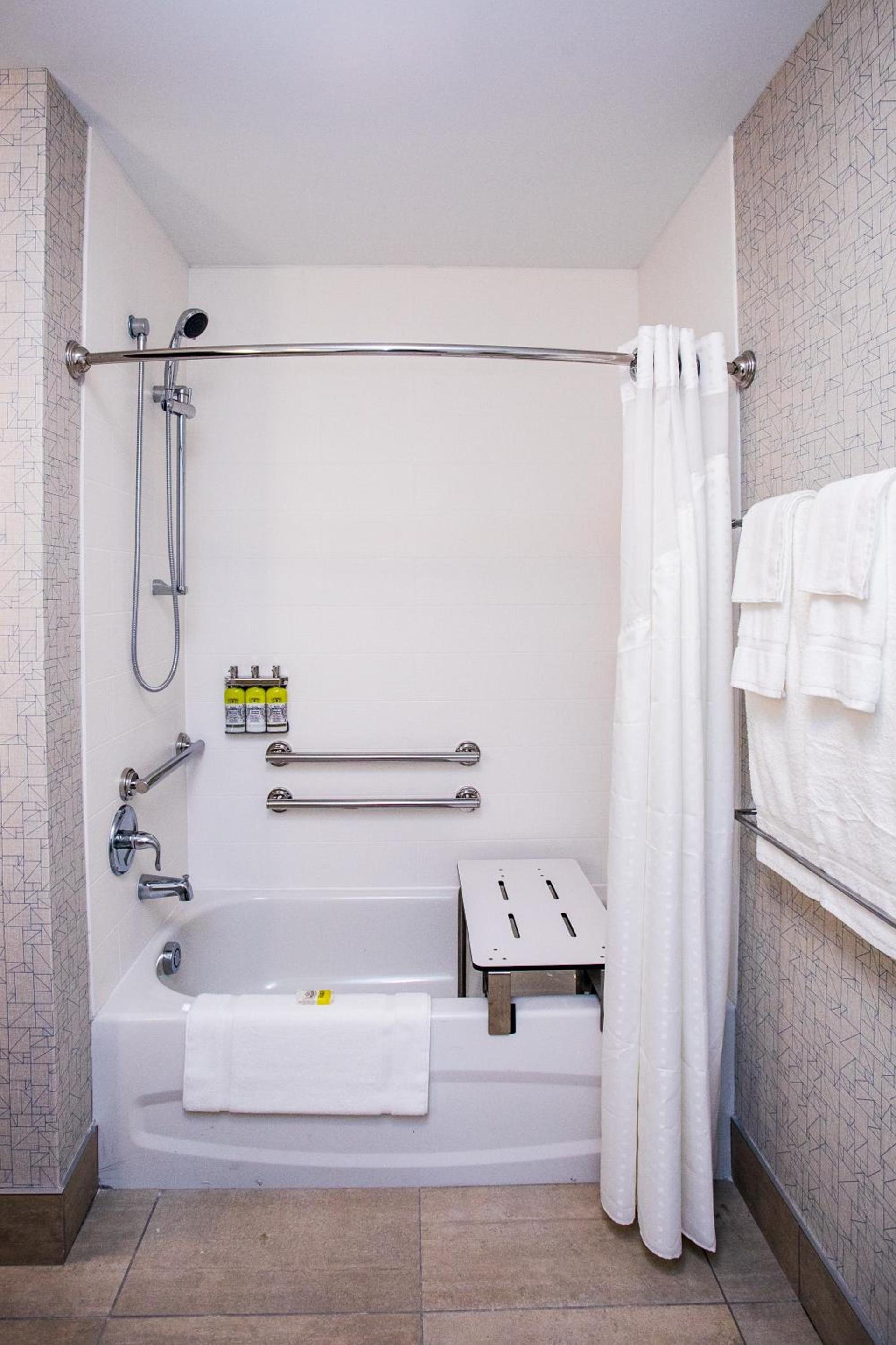 Holiday Inn Express & Suites Rehoboth Beach by IHG photo 15