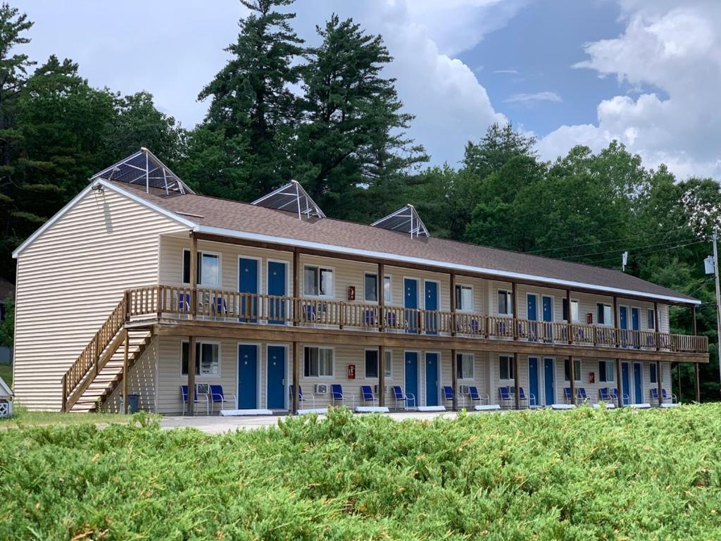 Travelodge by Wyndham Lake George NY photo 1