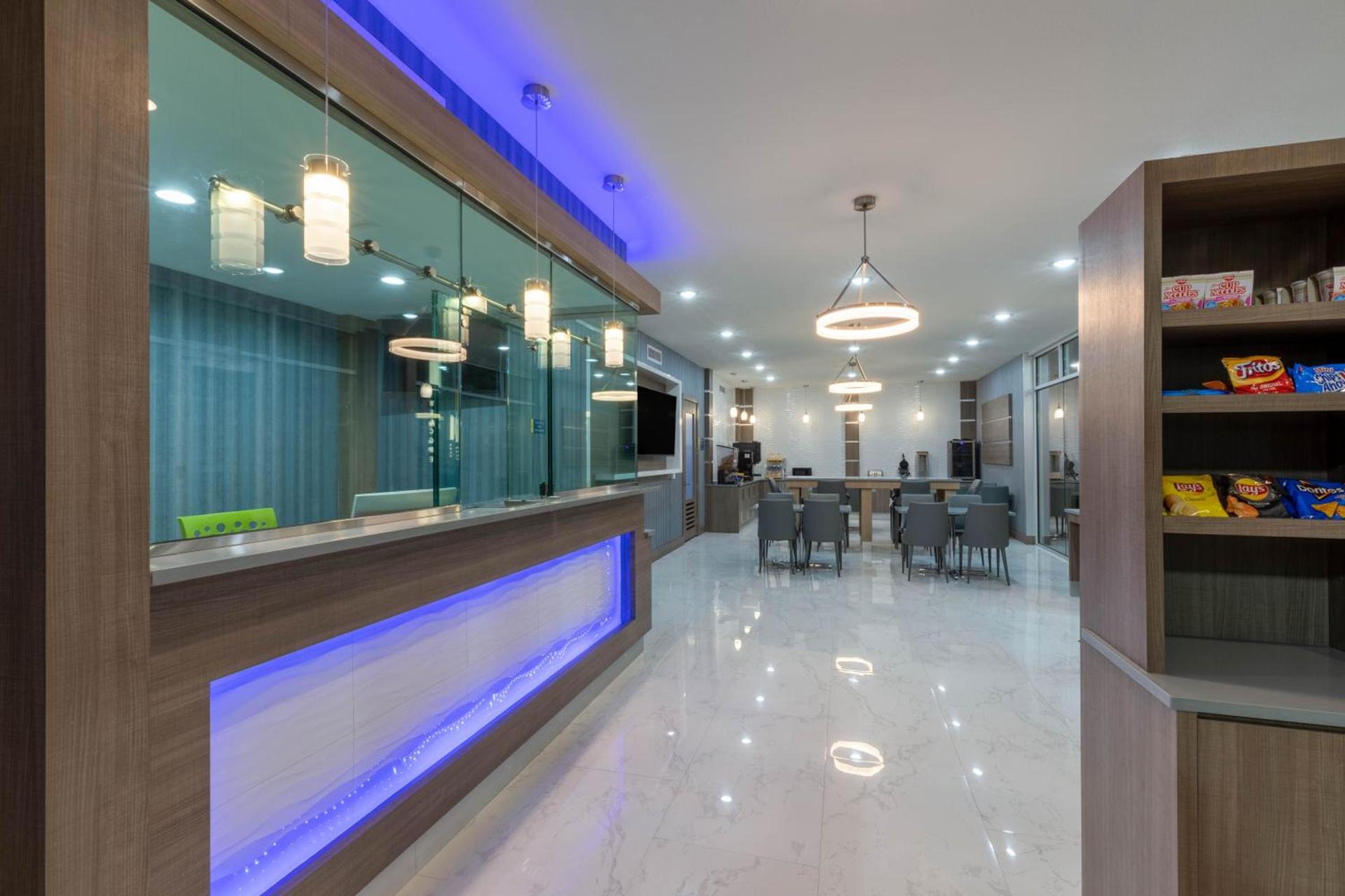 Days Inn & Suites by Wyndham Downtown/University of Houston photo 37