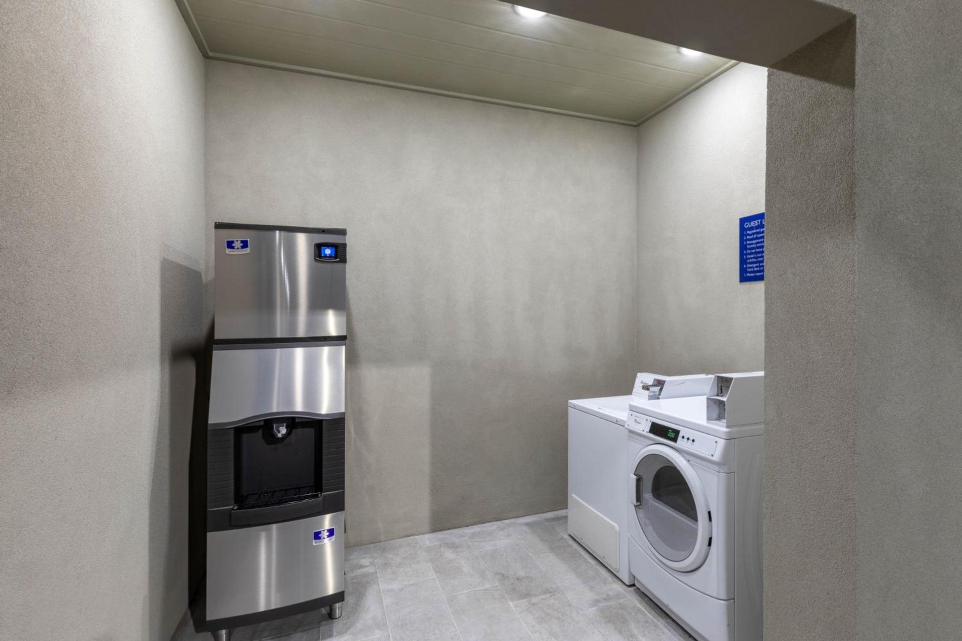 Days Inn & Suites by Wyndham Downtown/University of Houston photo 39