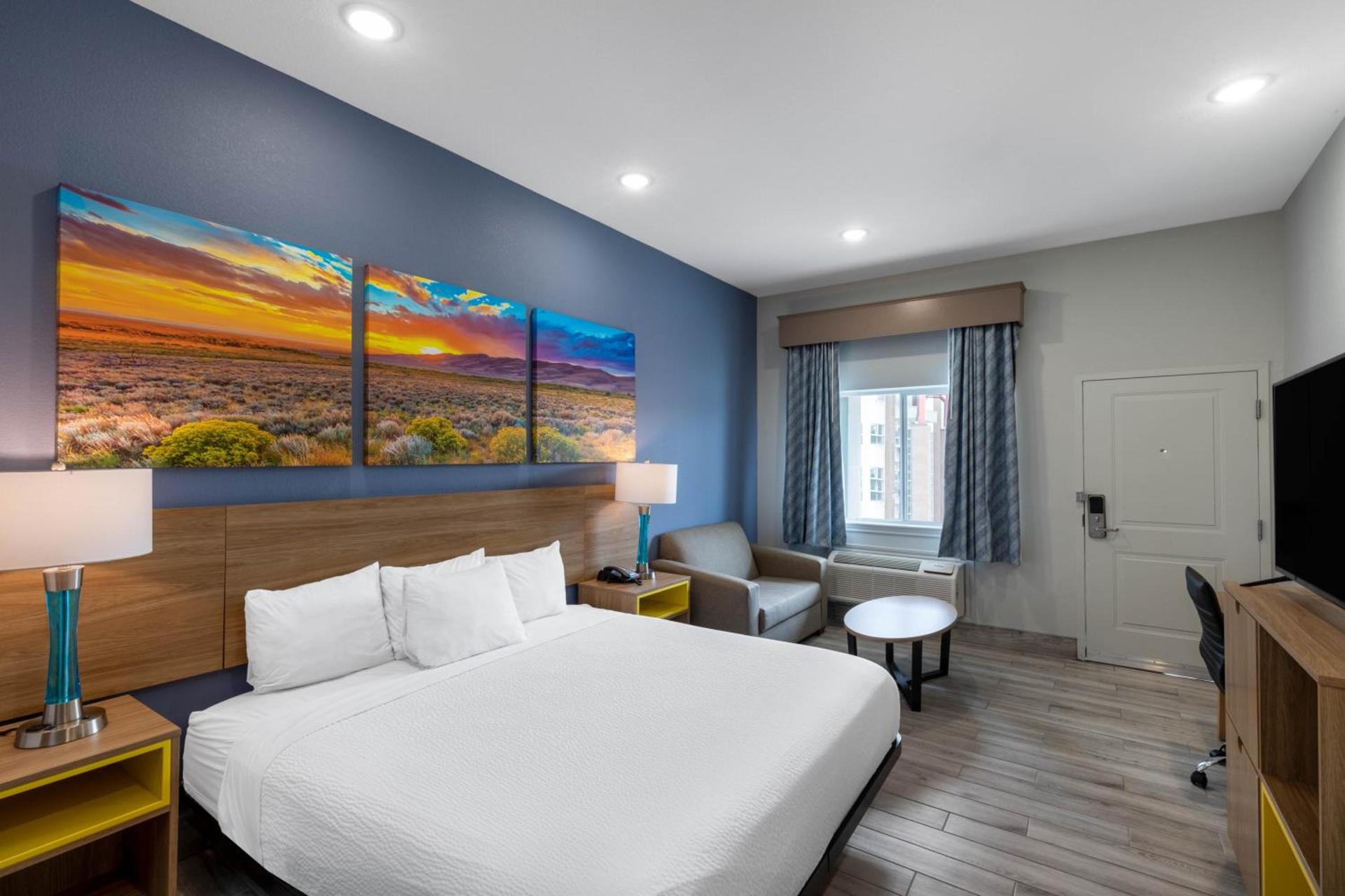 Days Inn & Suites by Wyndham Downtown/University of Houston photo 88