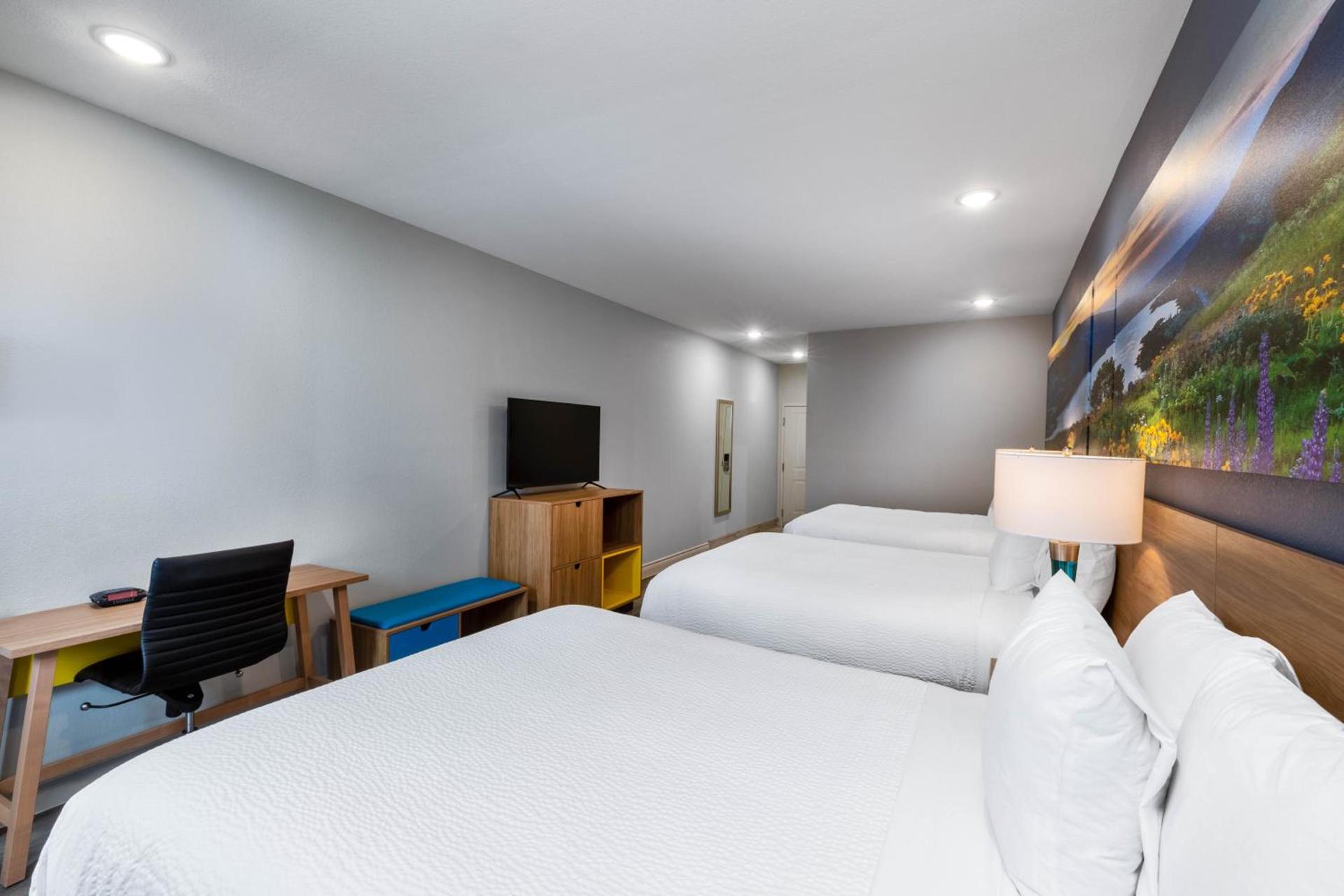 Days Inn & Suites by Wyndham Downtown/University of Houston photo 53