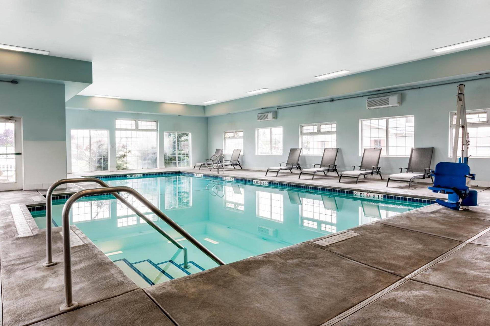 Super 8 by Wyndham Spokane Valley photo 32