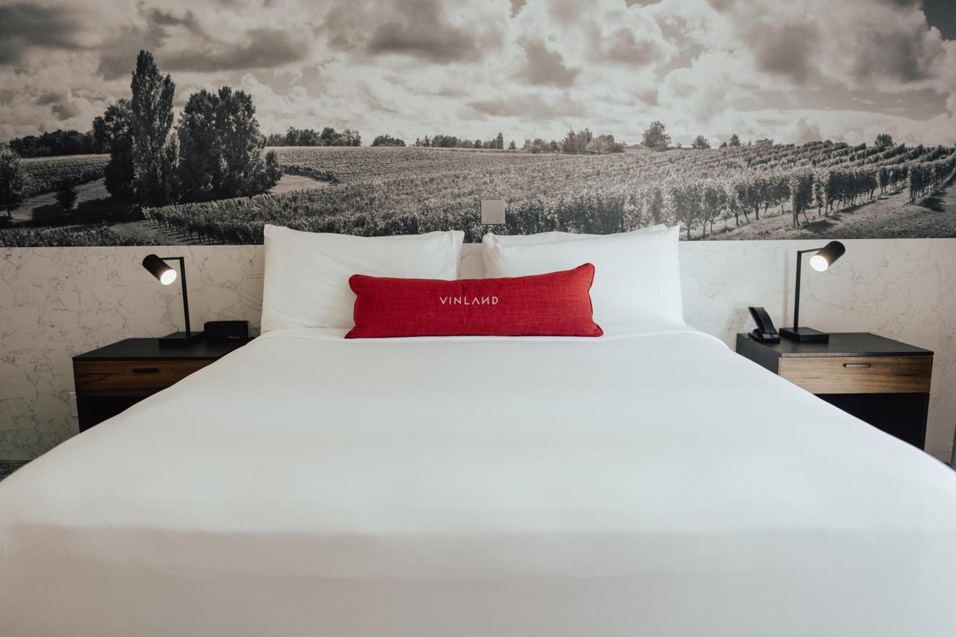 Vinland Hotel and Lounge photo 76