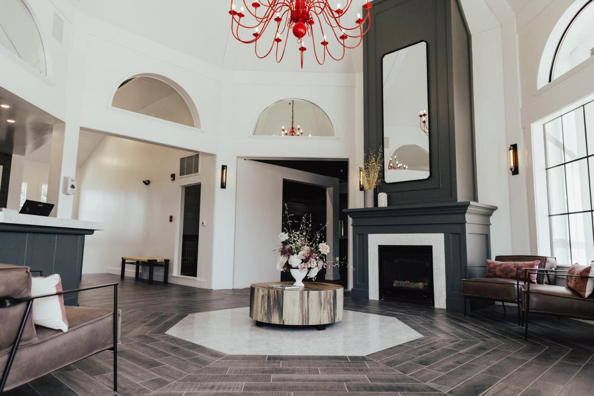 Vinland Hotel and Lounge photo 9