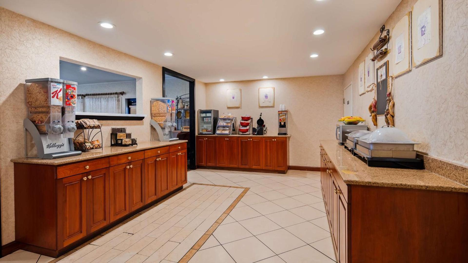 Best Western Plus Bessemer photo 6