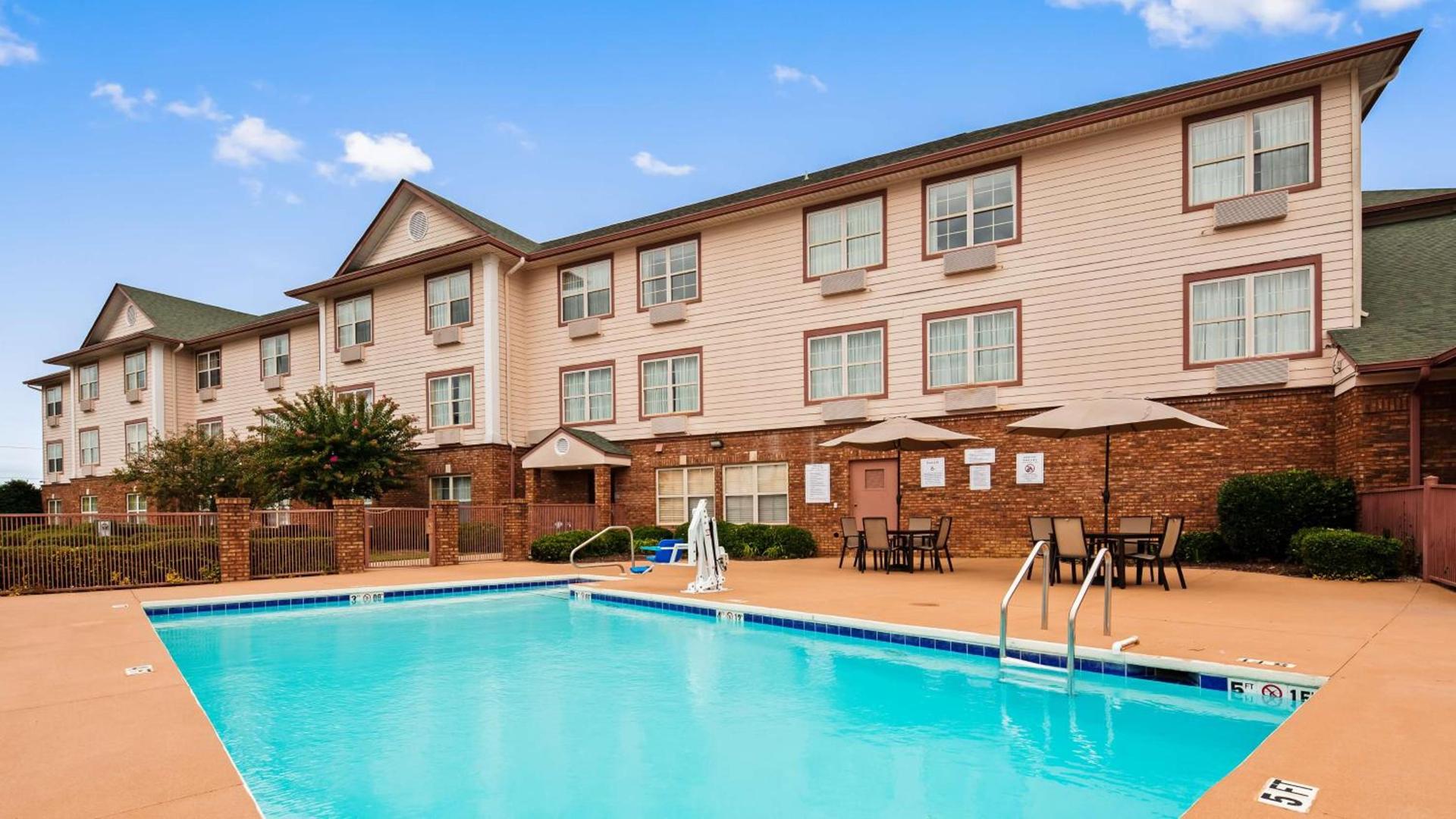 Best Western Plus Bessemer photo 2