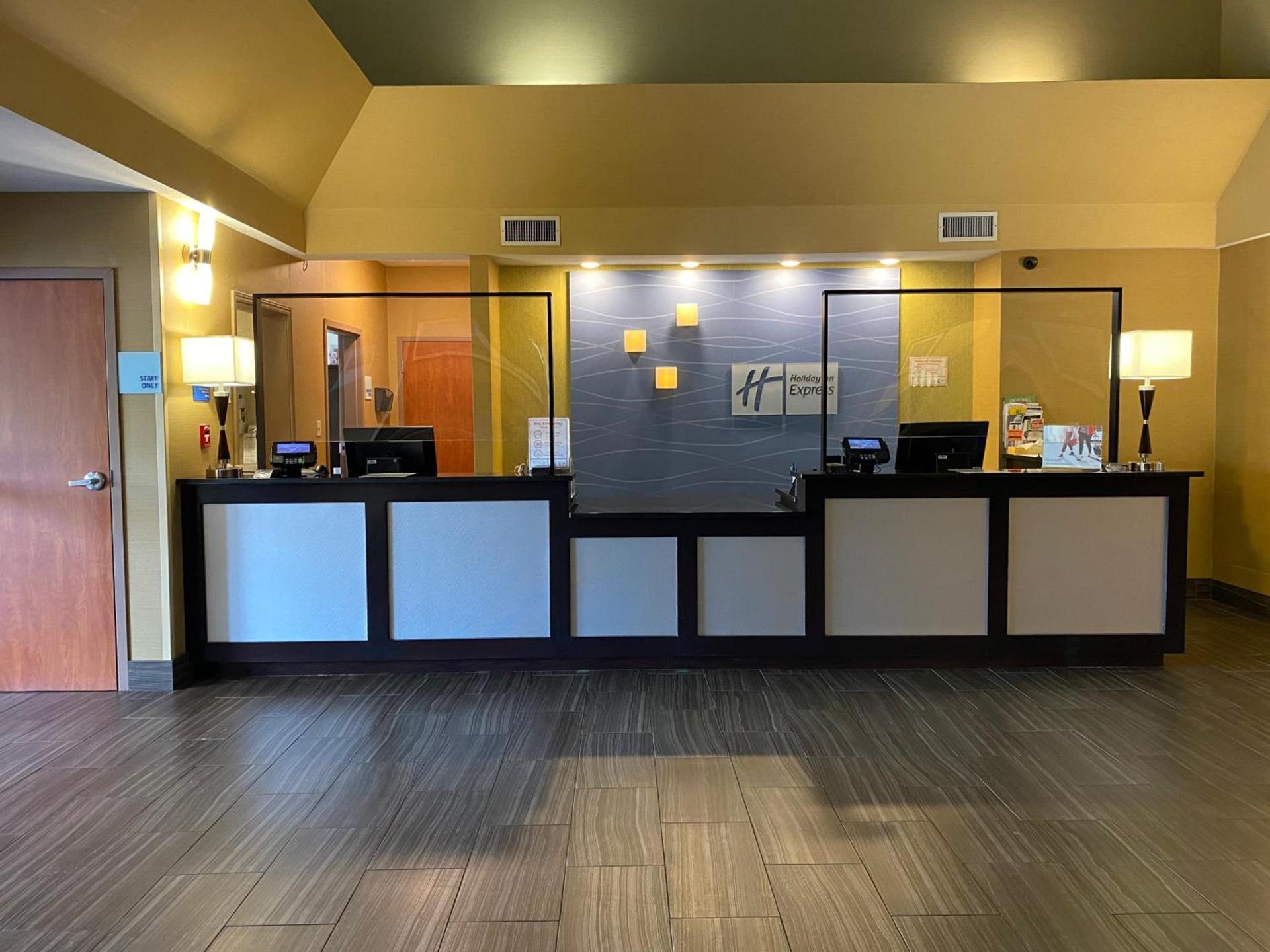Holiday Inn Express Hotel & Suites Edmond by IHG photo 19