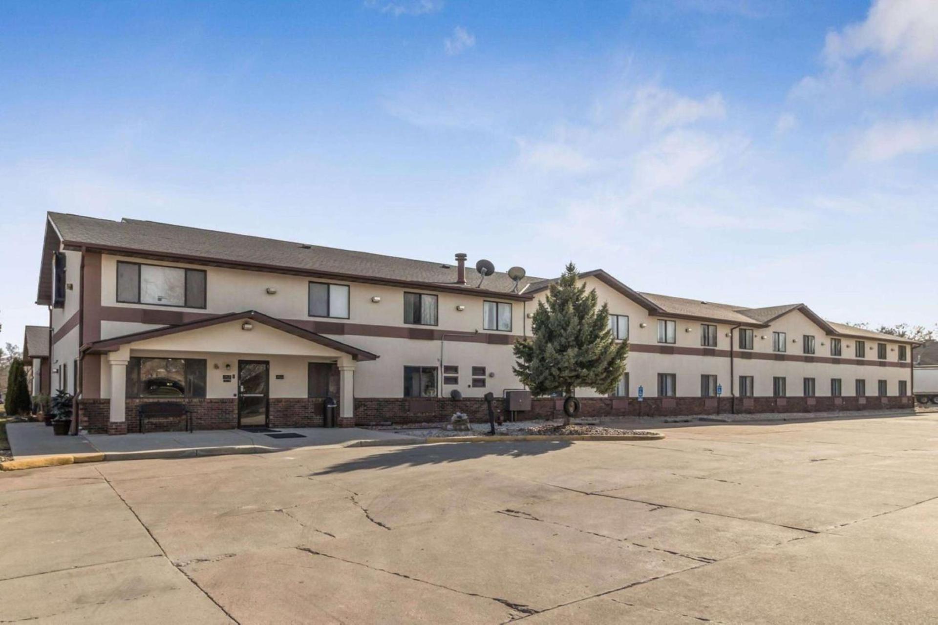 Super 8 by Wyndham Ankeny/Des Moines Area photo 27
