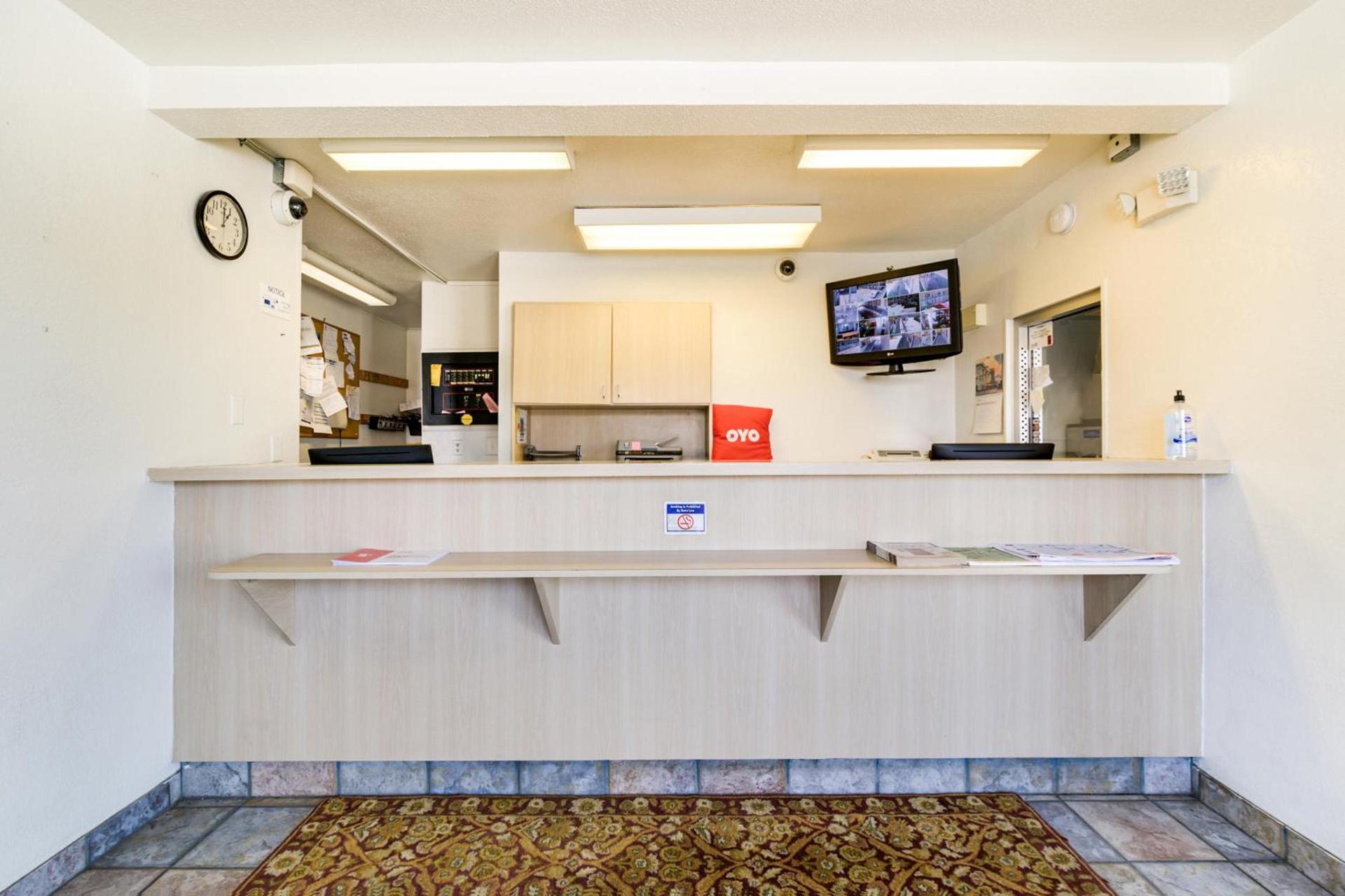 OYO Hotel South Bend - Campus photo 2