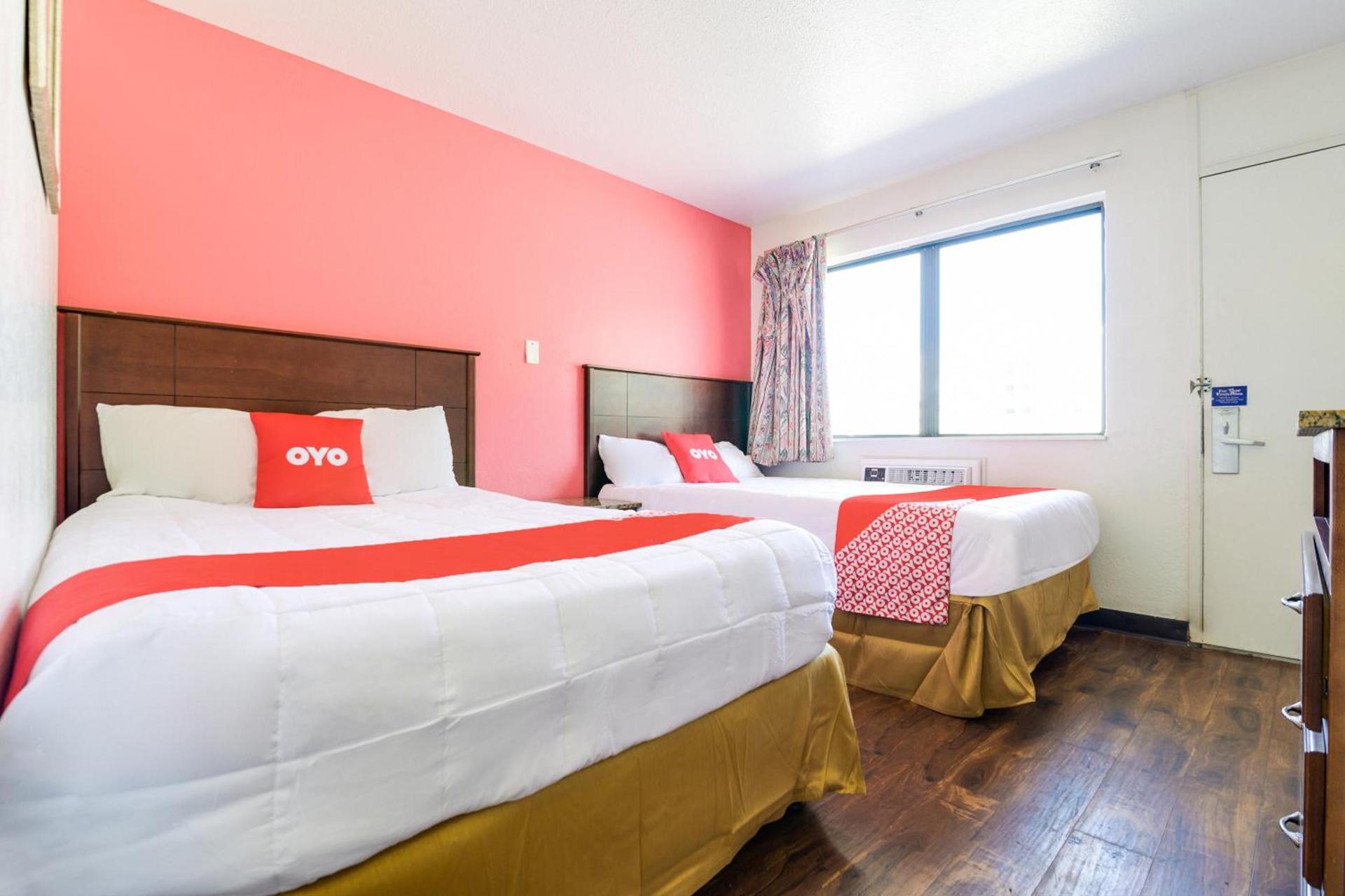 OYO Hotel South Bend - Campus photo 15