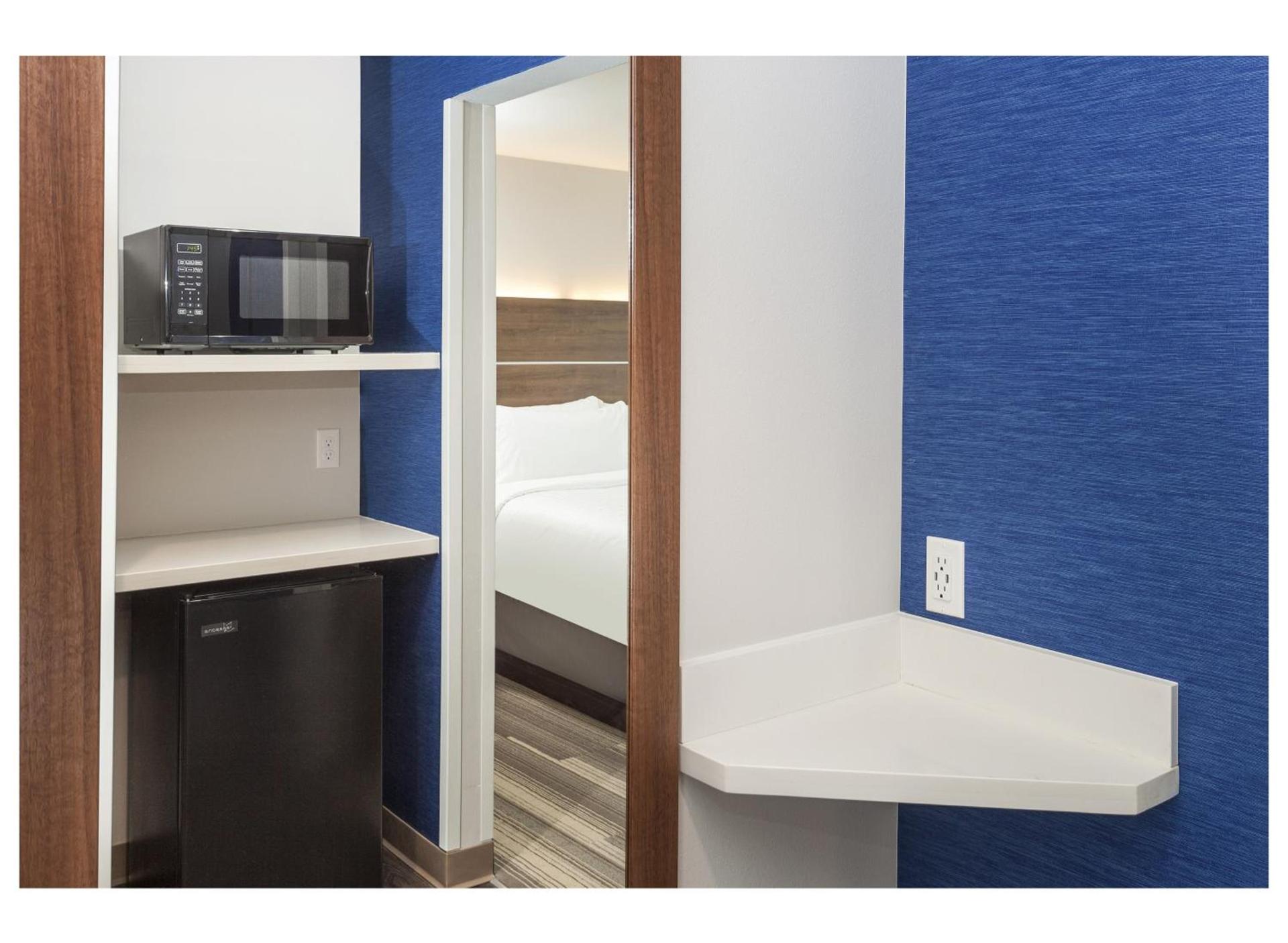Holiday Inn Express & Suites - Hudson I-94 by IHG photo 4