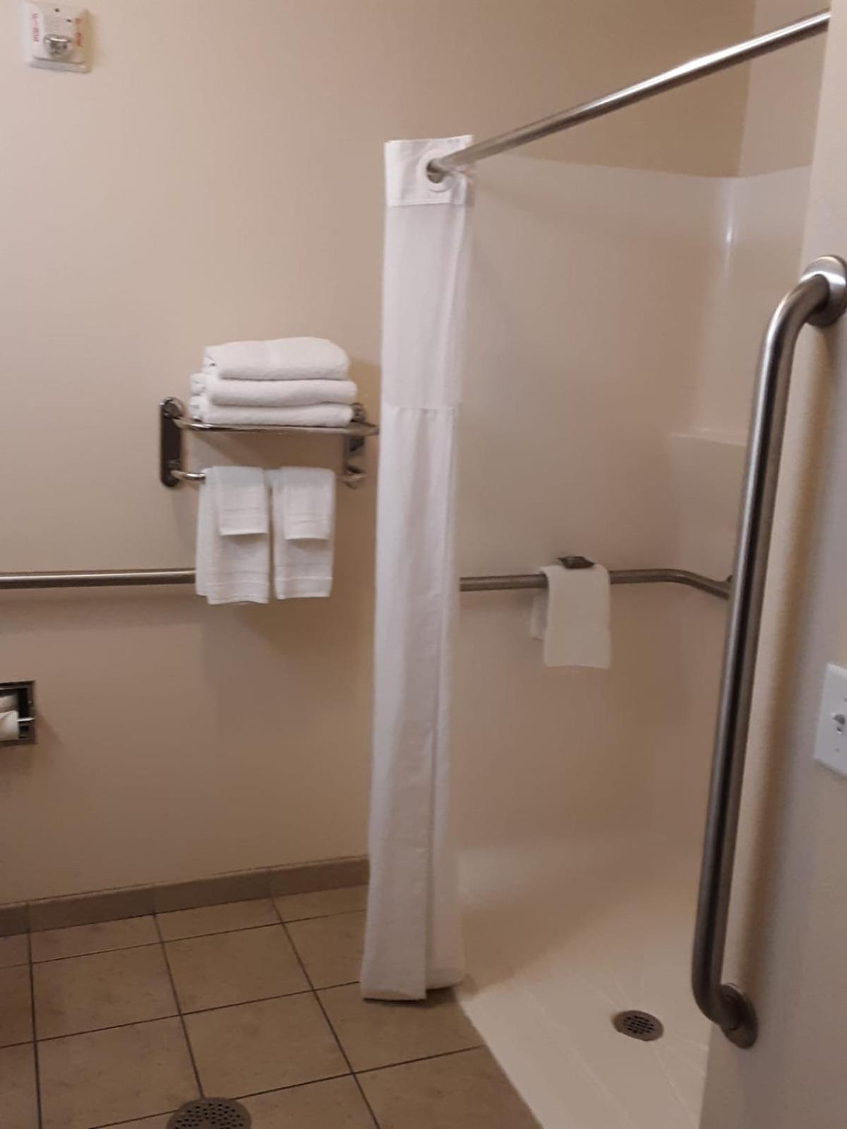 Country Inn & Suites by Radisson, Midway - Tallahassee West photo 16