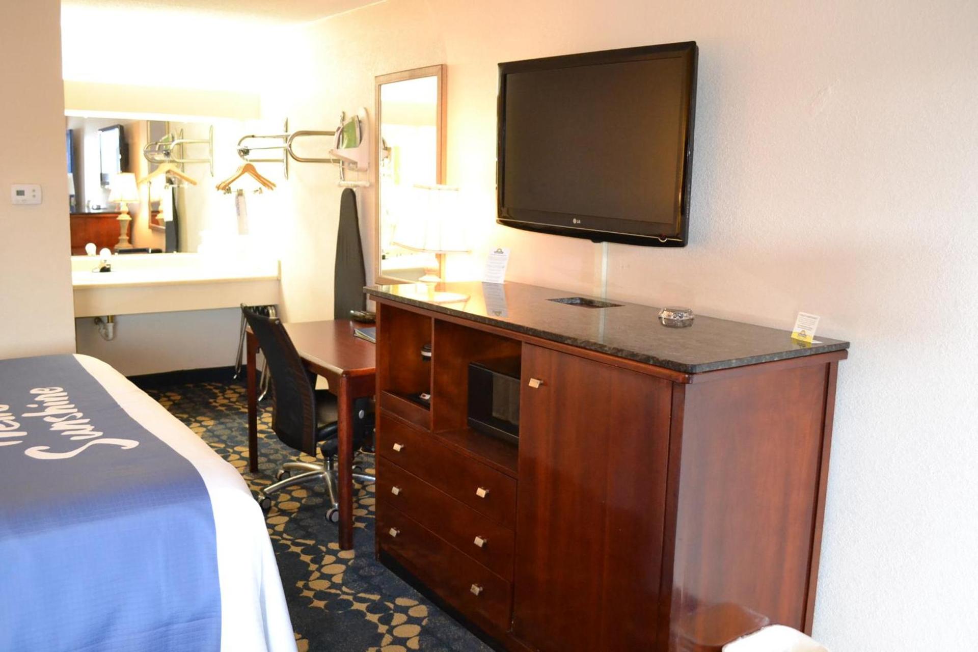 Rodeway Inn High Point - Archdale photo 12