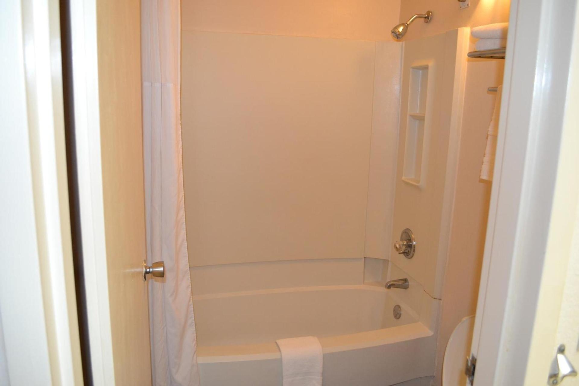 Rodeway Inn High Point - Archdale photo 13