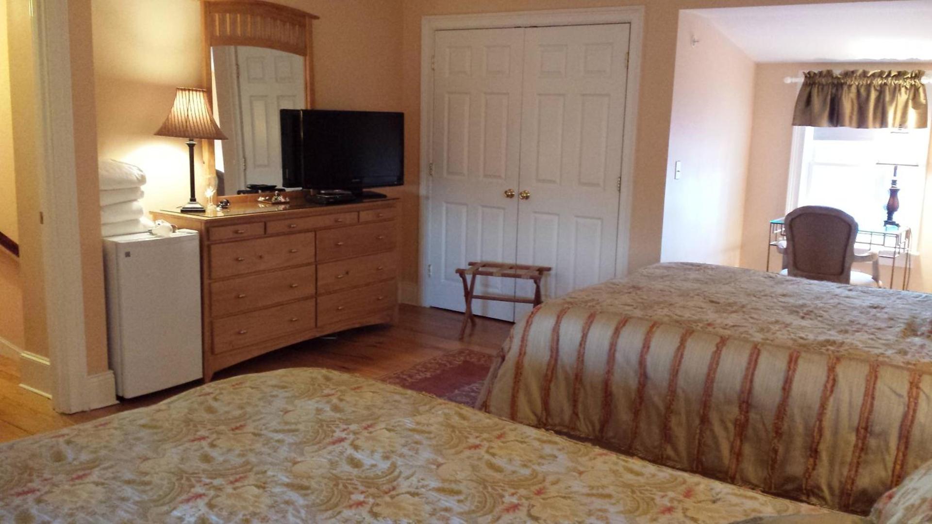 Compass Rose Inn photo 28