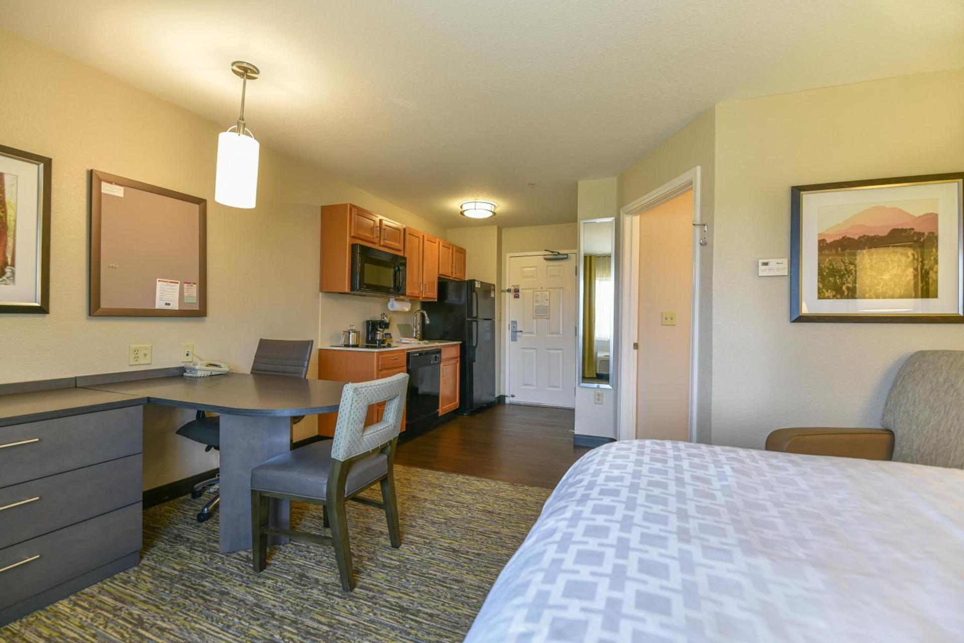 Candlewood Suites Medford by IHG photo 31