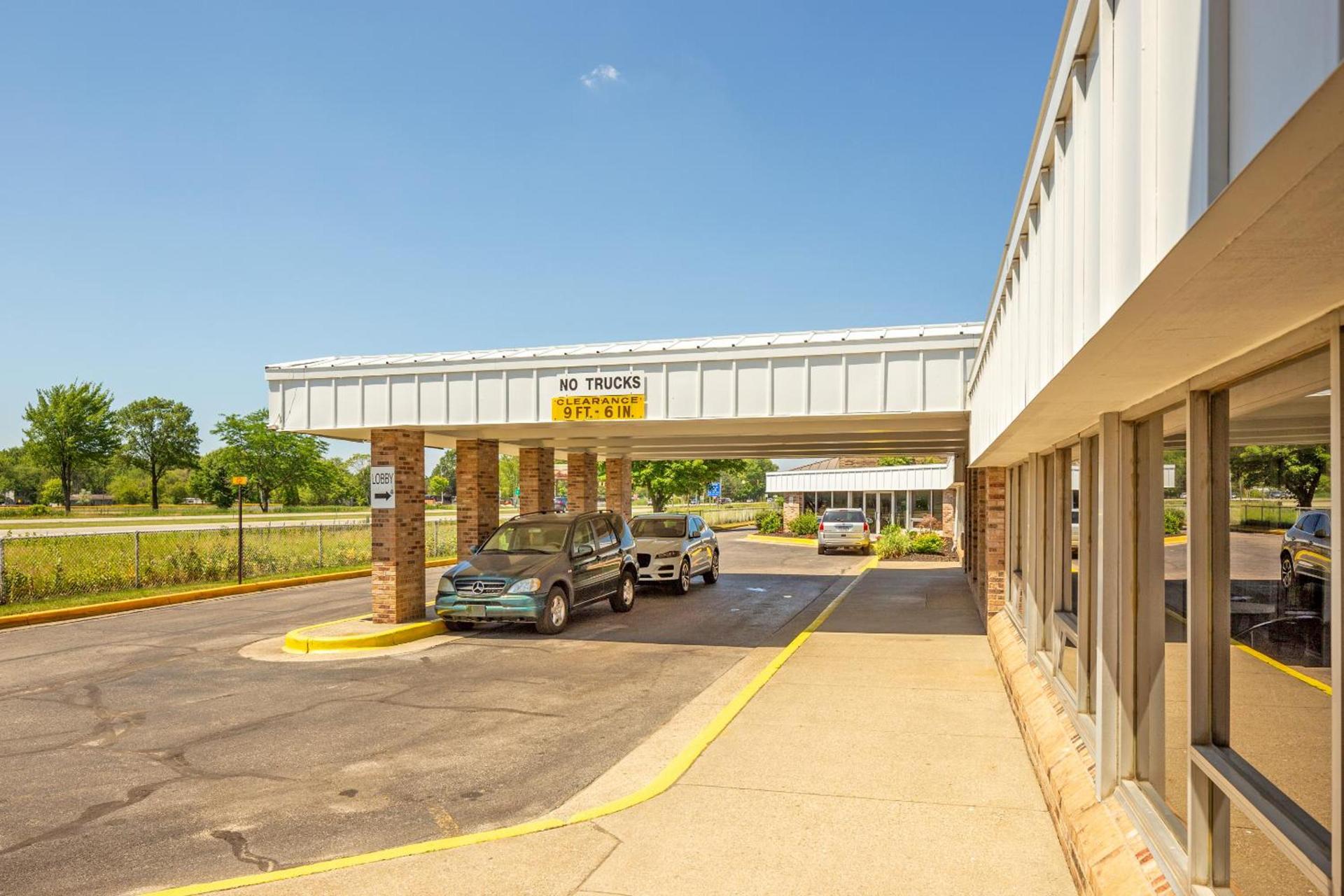 OYO Hotel Mona Lake Muskegon photo 60