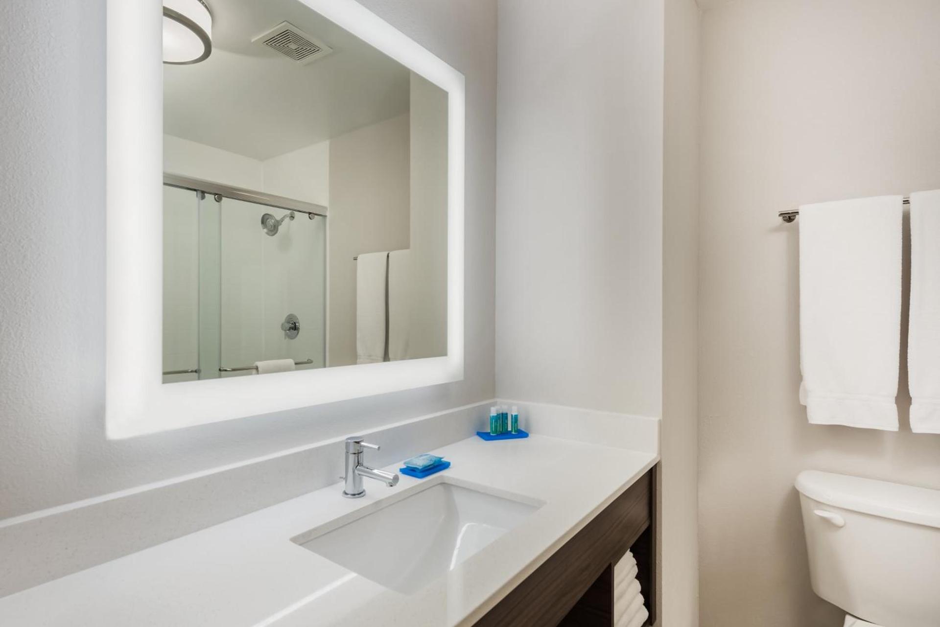 Holiday Inn Express Warrenton by IHG photo 10