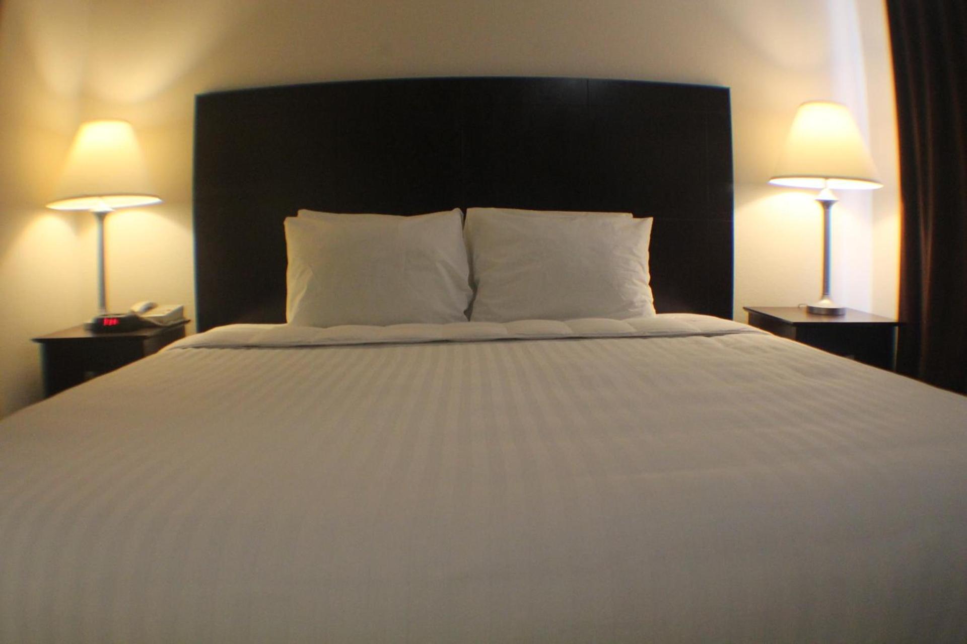 Greystone Inn & Suites photo 26