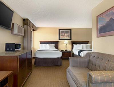 Super 8 by Wyndham Canon City photo 24
