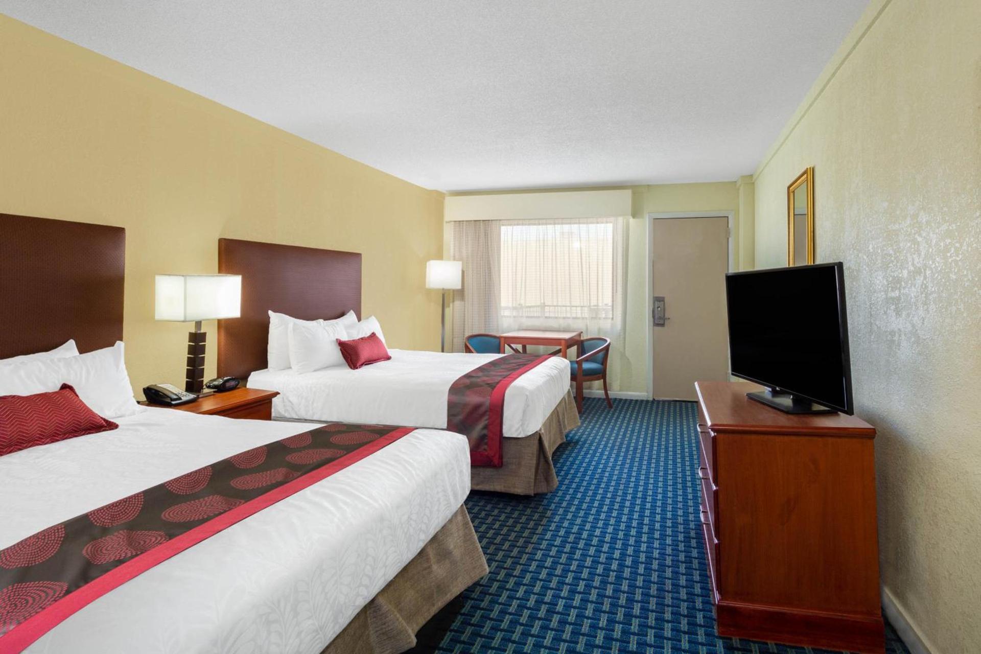Ramada by Wyndham Virginia Beach photo 6