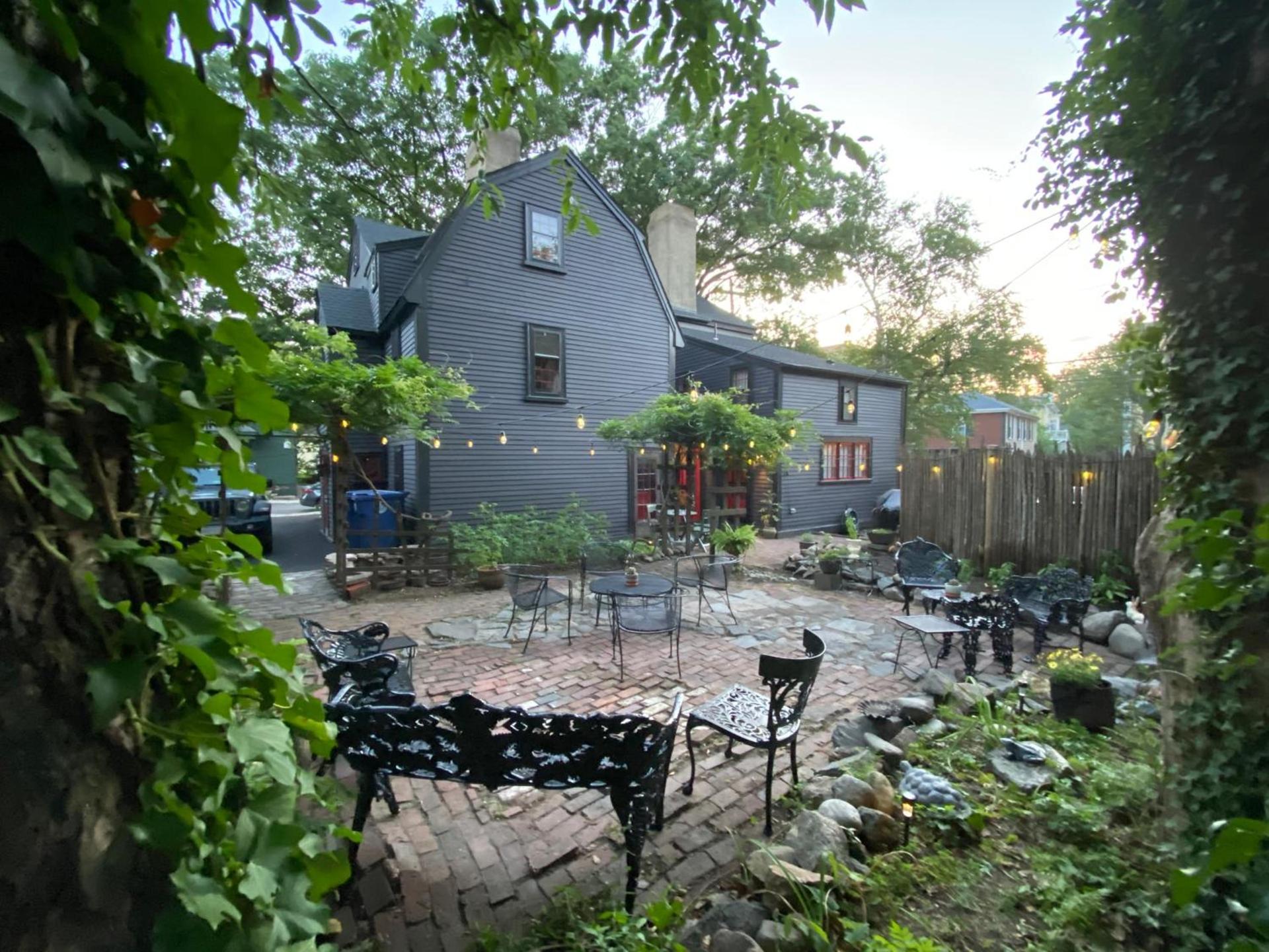Daniels House Inn photo 33