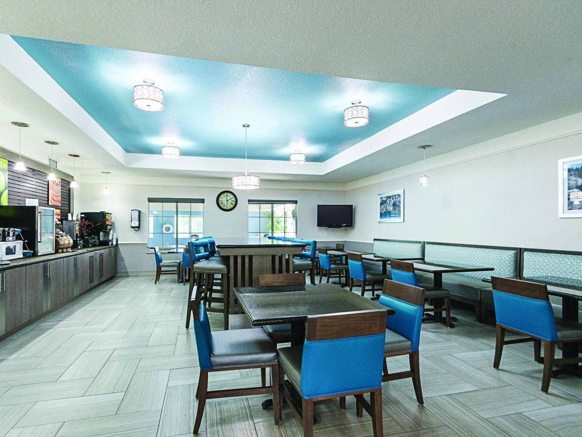 La Quinta by Wyndham Conroe photo 7