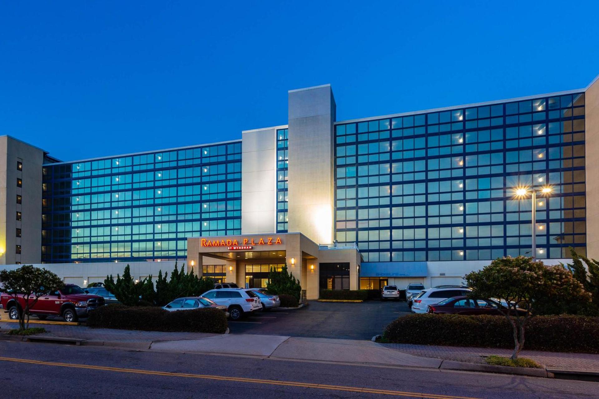 Ramada Plaza by Wyndham Virginia Beach Oceanfront photo 3