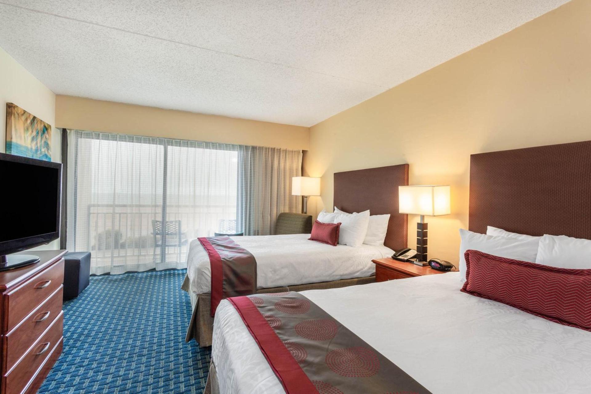 Ramada Plaza by Wyndham Virginia Beach Oceanfront photo 10