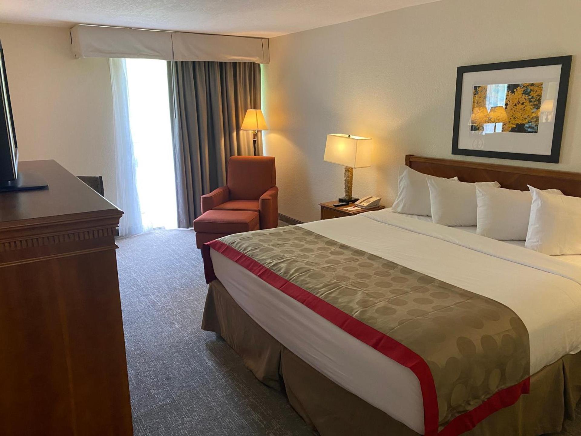 Ramada by Wyndham Albuquerque Midtown photo 2