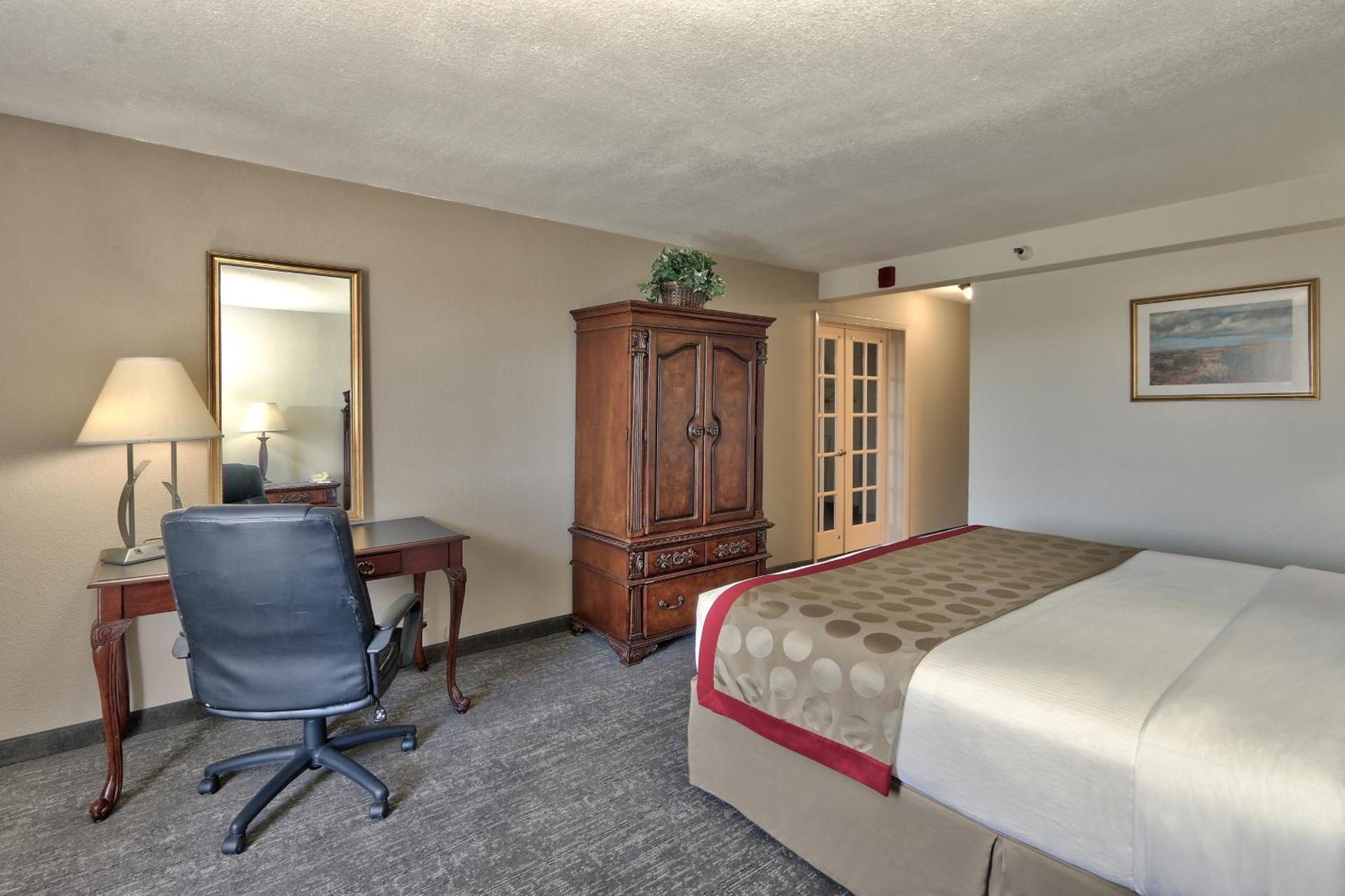 Ramada by Wyndham Albuquerque Midtown photo 40