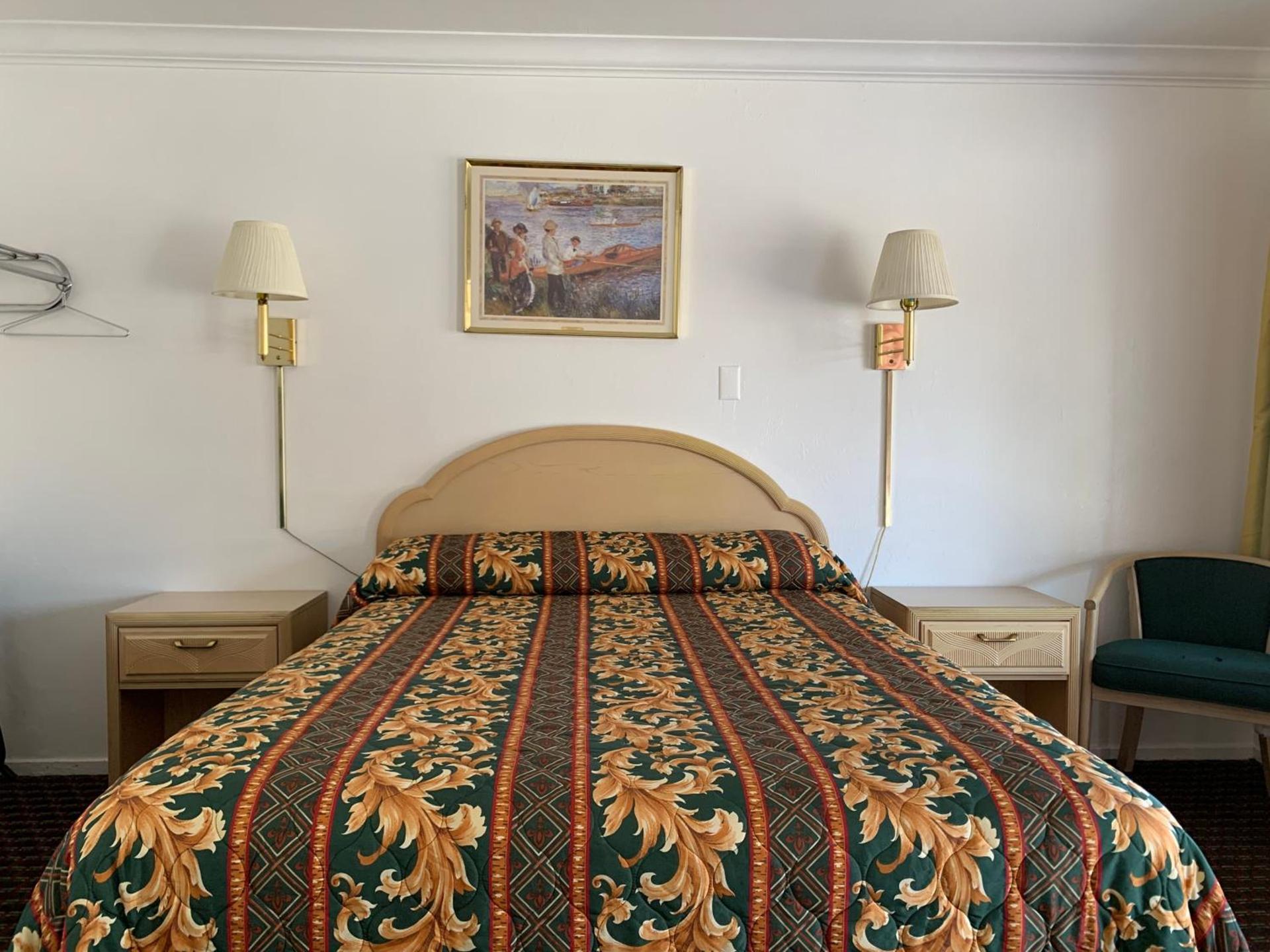 Lark Motel Willits photo 7