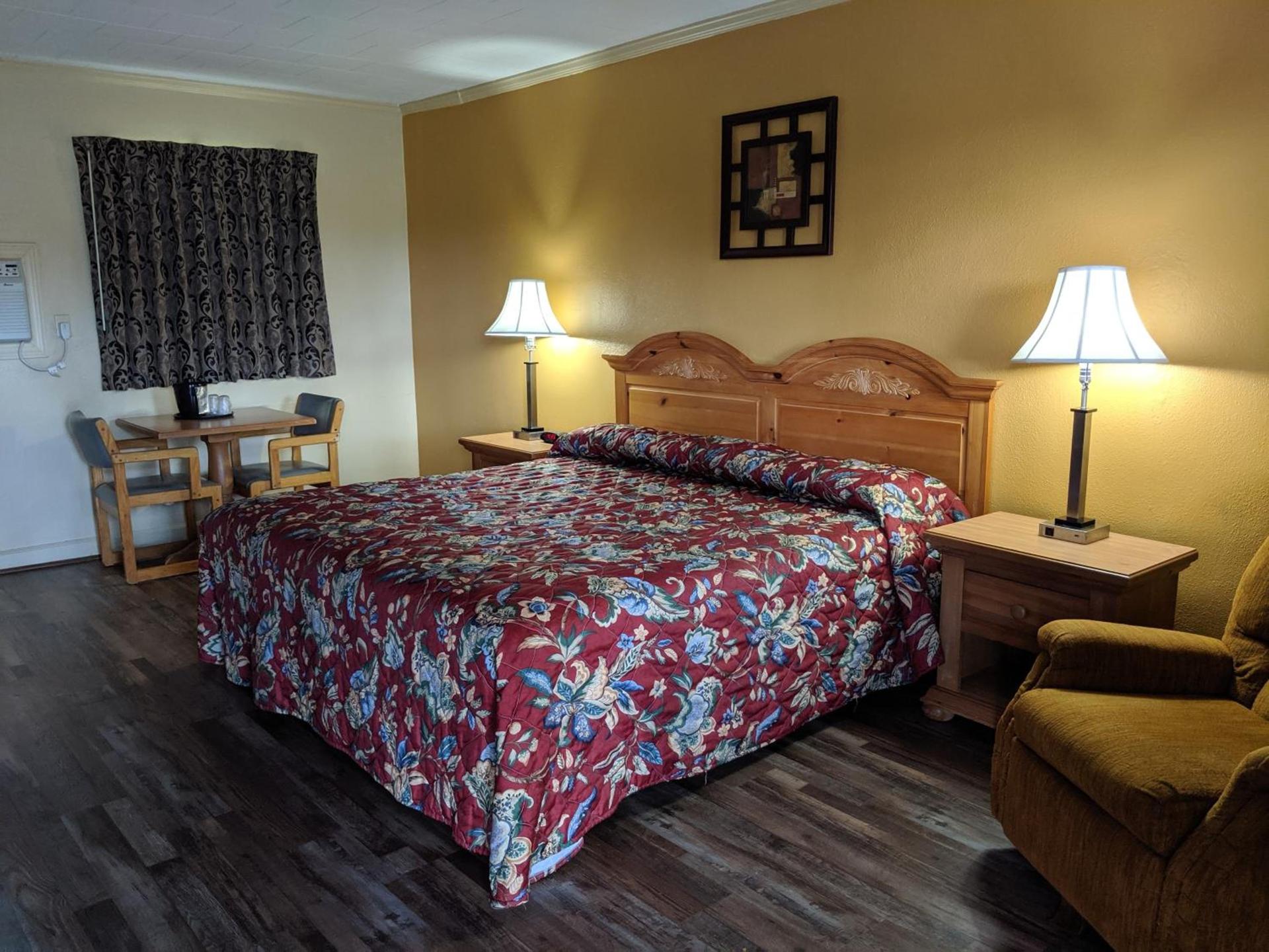 Cheerio Inn - Glennville photo 10
