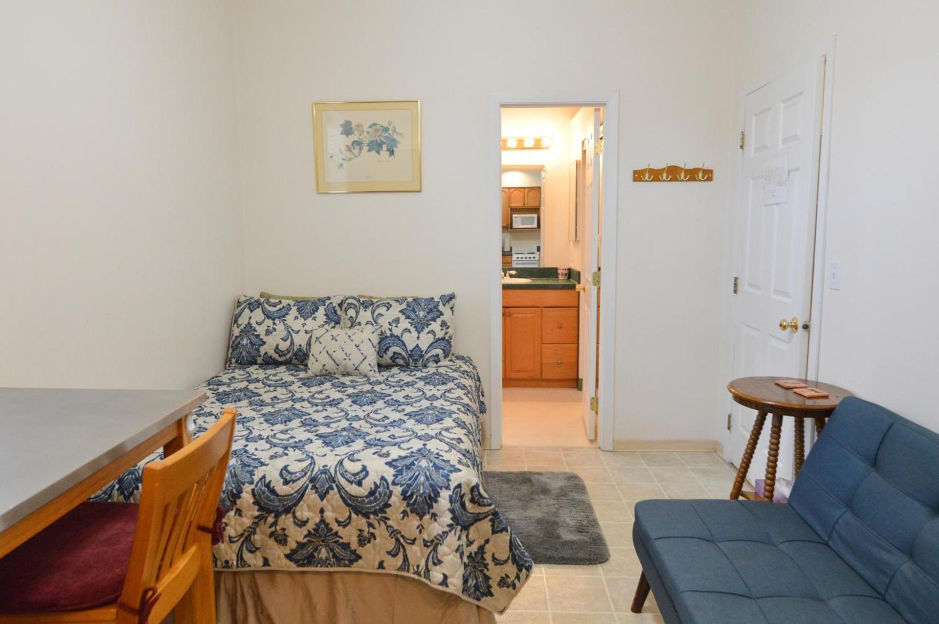 Brown & Hawkins Historical Apartments photo 41