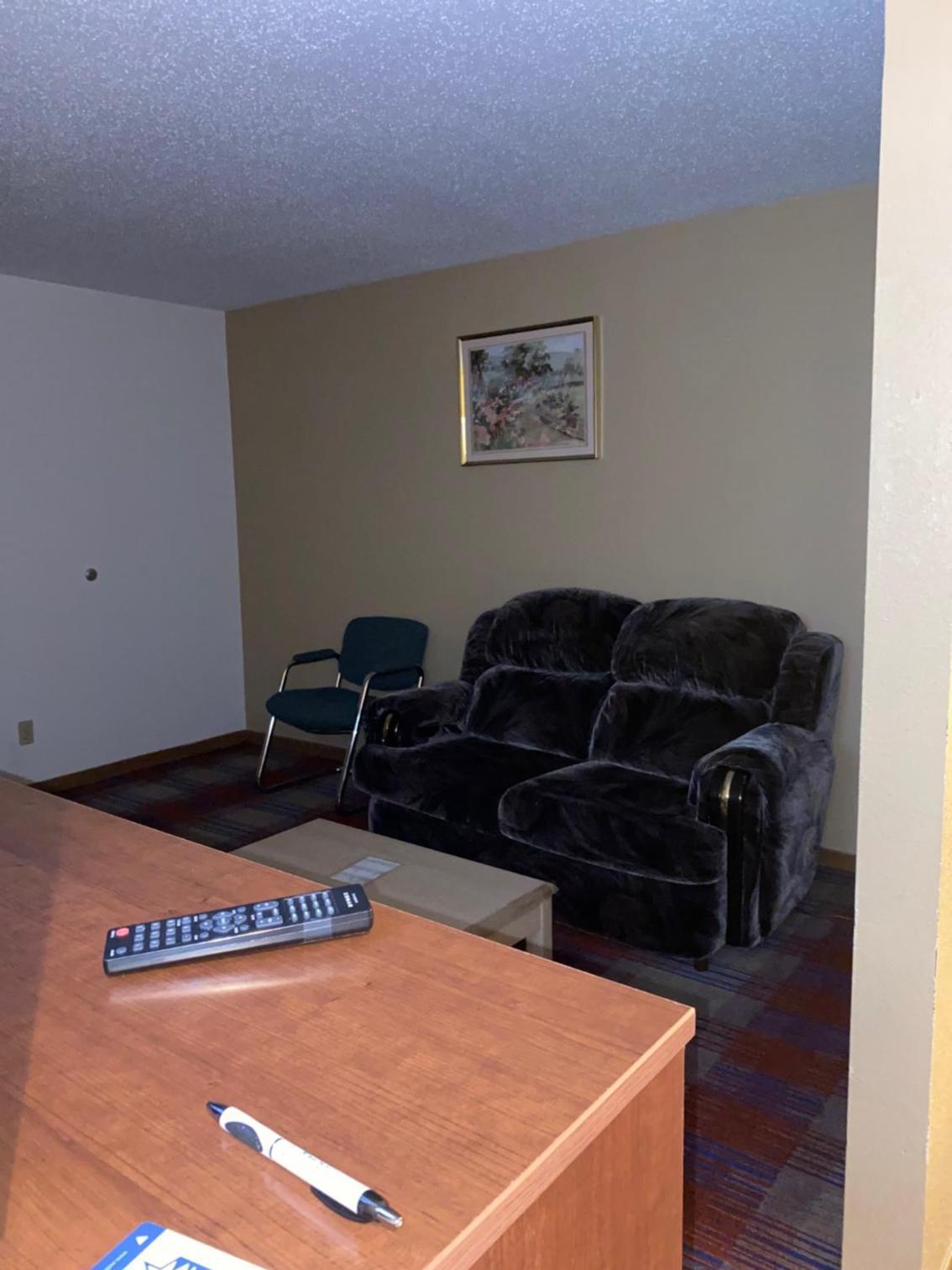 Americas Best Value Inn Champaign photo 47