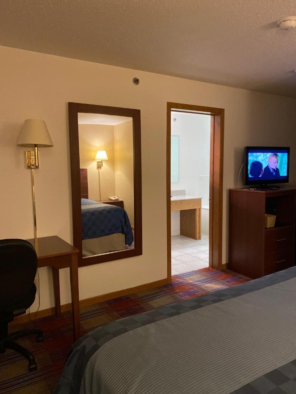 Americas Best Value Inn Champaign photo 37