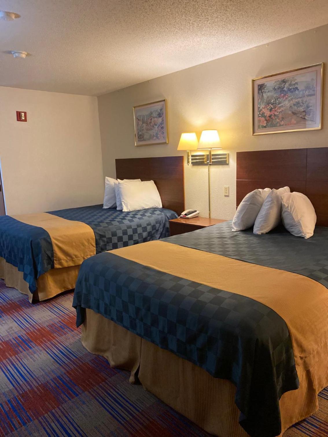 Americas Best Value Inn Champaign photo 35