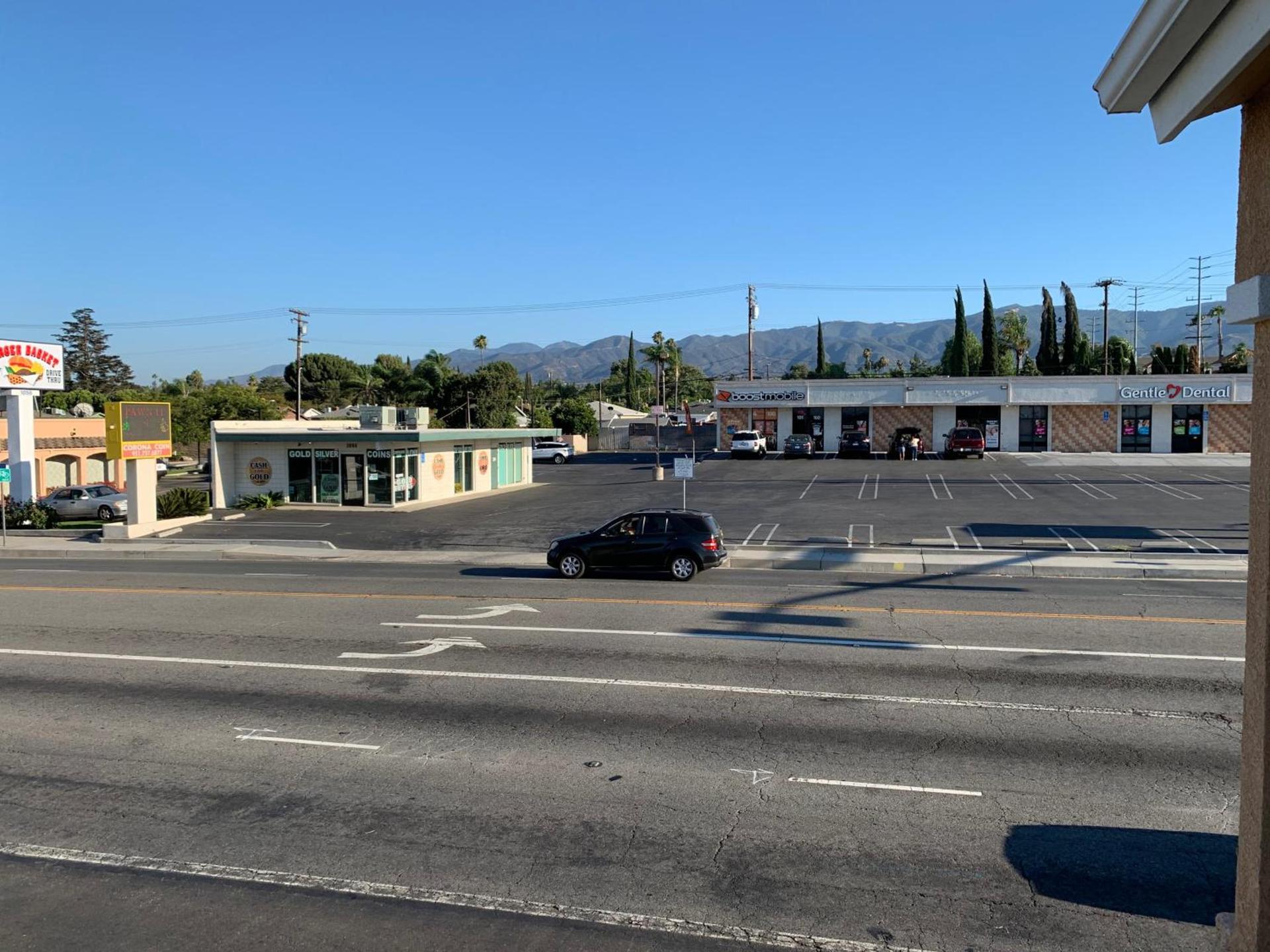 Desert Inn Motel photo 2