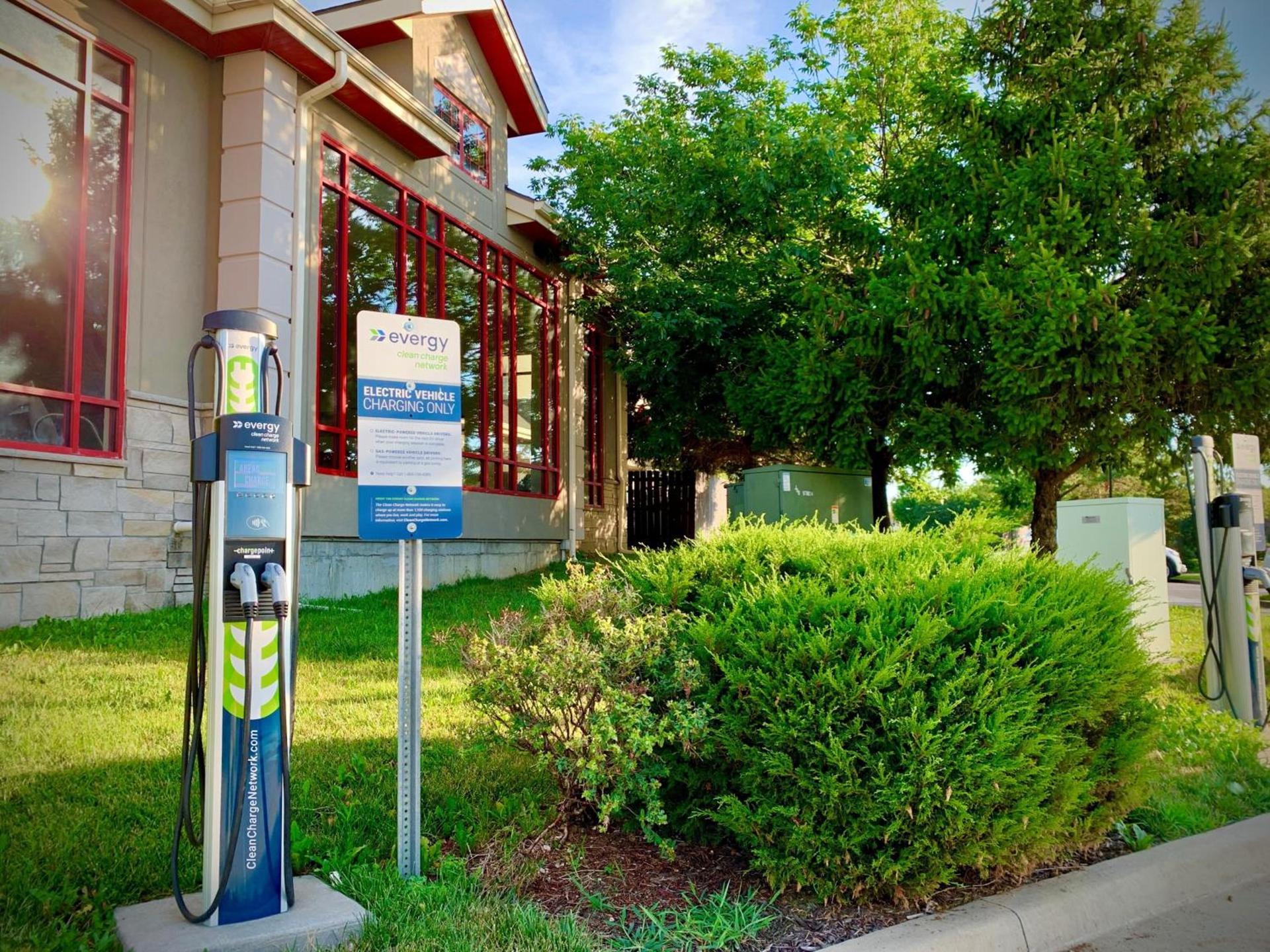 Holiday Inn Express & Suites - Olathe North by IHG photo 8