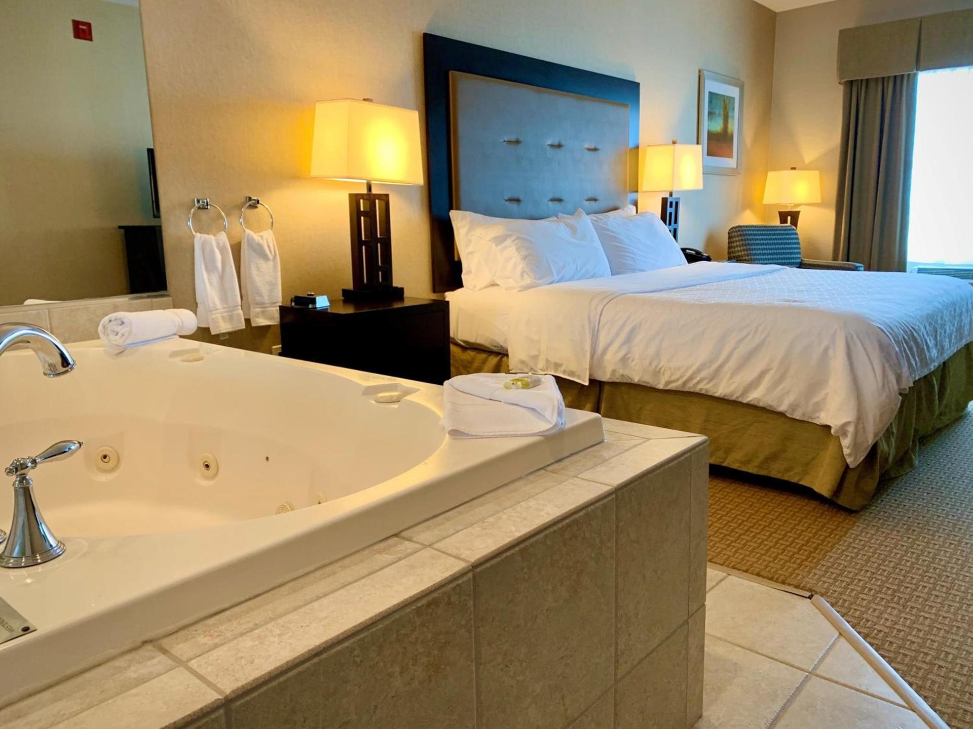 Holiday Inn Express & Suites - Olathe North by IHG photo 36