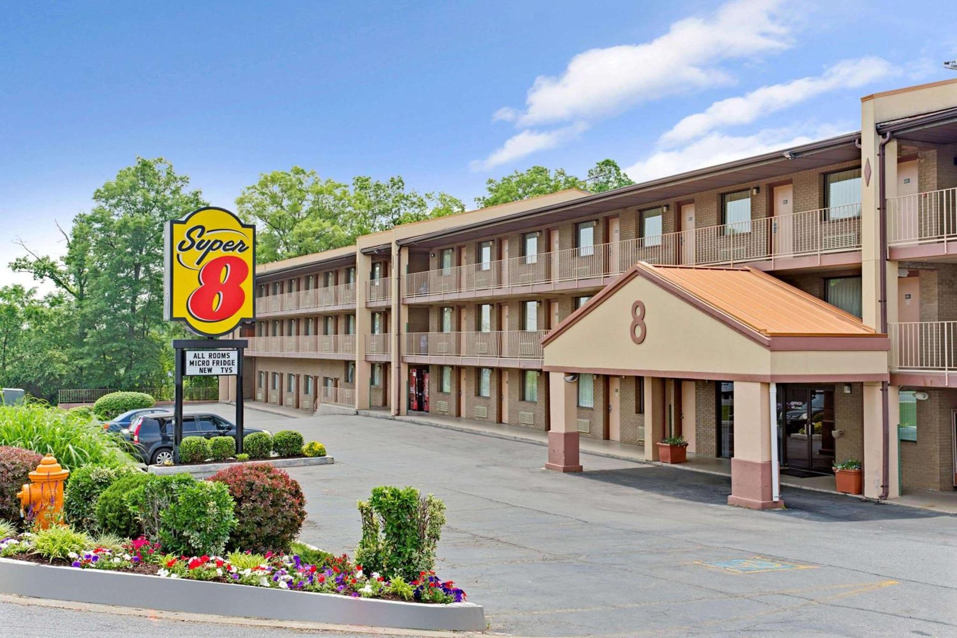 Super 8 by Wyndham Laurel — hotel in Laurel