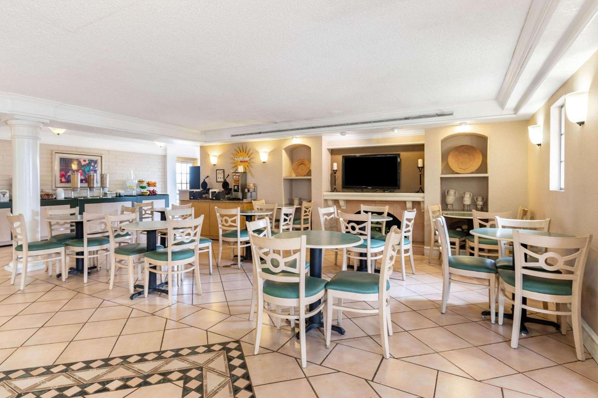 La Quinta Inn by Wyndham El Paso West photo 6