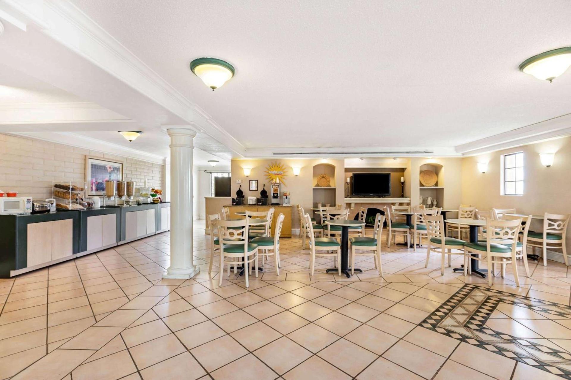 La Quinta Inn by Wyndham El Paso West photo 7