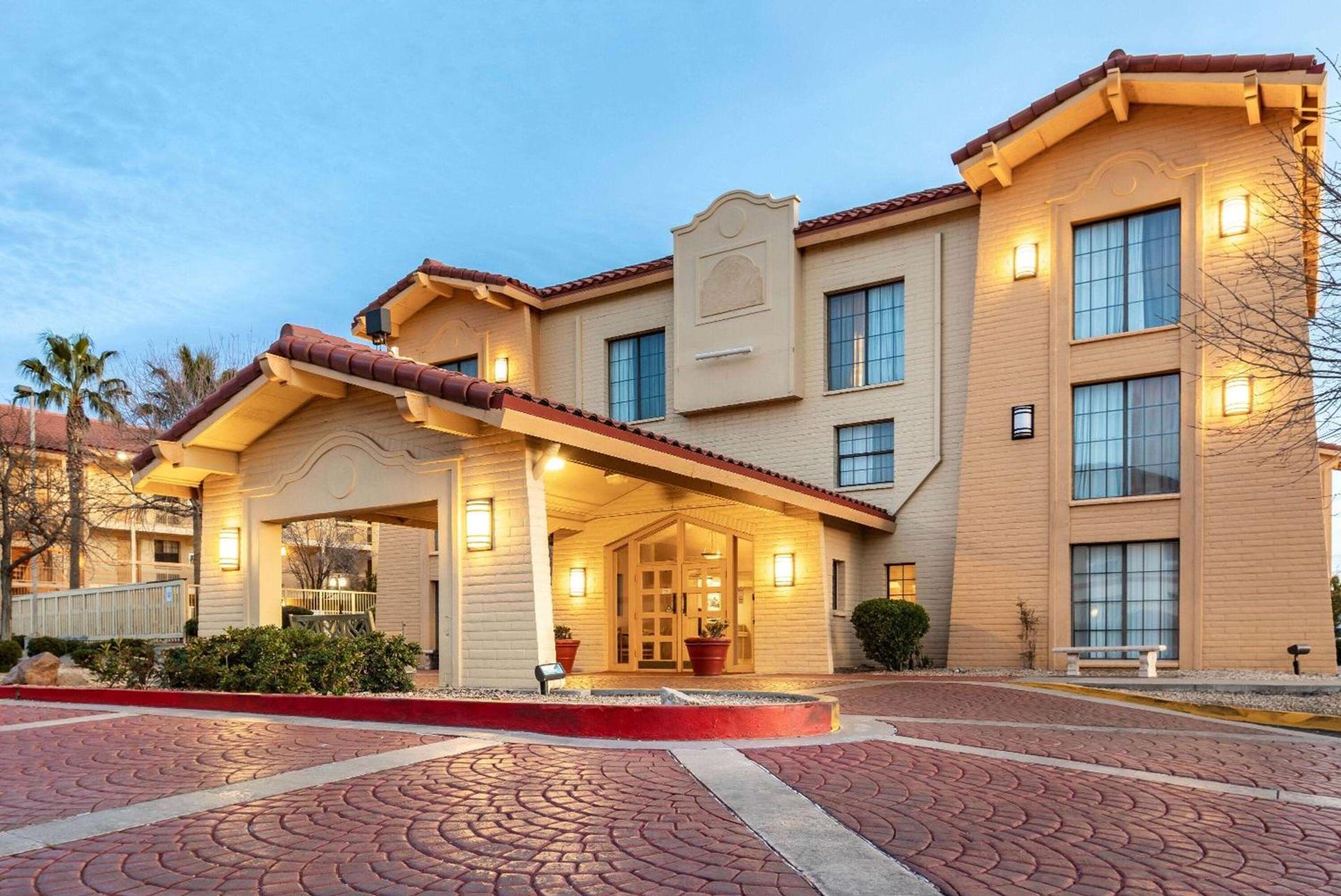 La Quinta Inn by Wyndham El Paso West photo 9