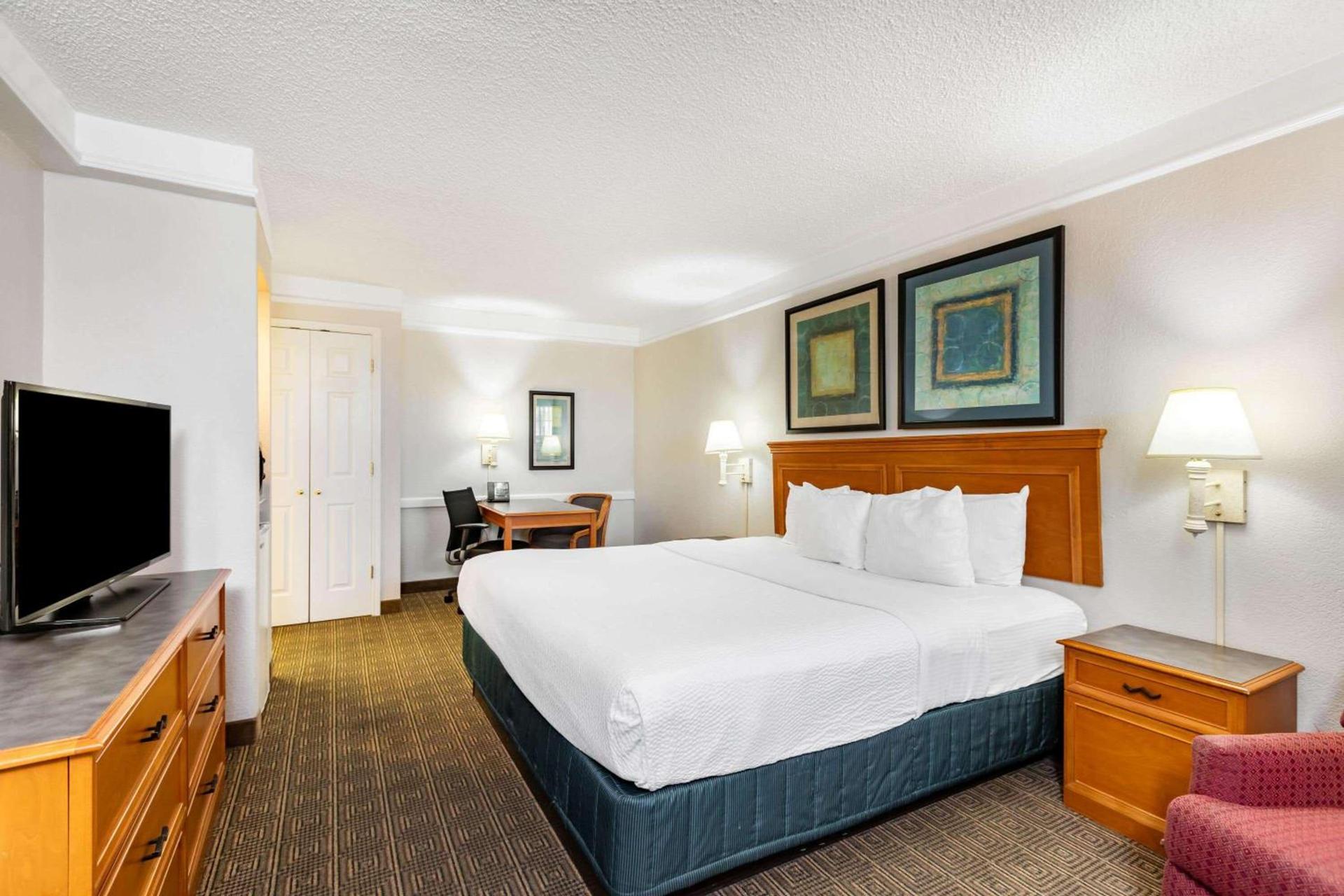 La Quinta Inn by Wyndham El Paso West photo 11