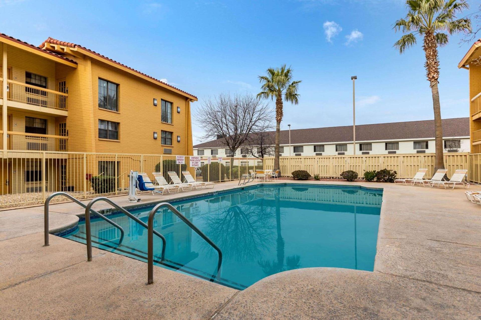 La Quinta Inn by Wyndham El Paso West photo 16