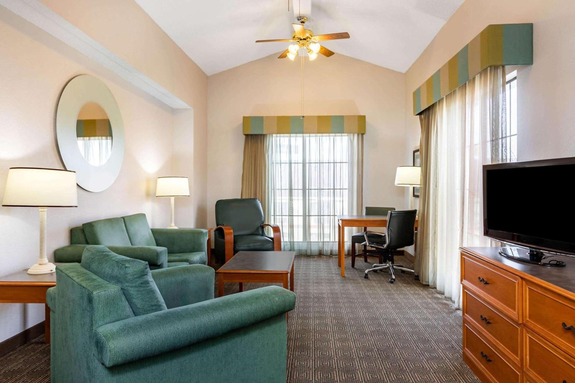 La Quinta Inn by Wyndham El Paso West photo 19